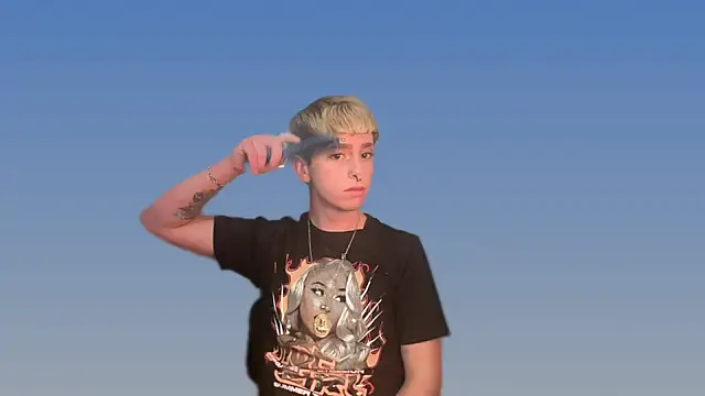 Snapshot of twentywithafelonyy chatting on 02-05-25, 08:32 twentywithafelonyy online show from 02-05-25, 08:32