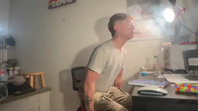 Snapshot of twentywithafelonyy chatting on 02-12-25, 07:13 twentywithafelonyy online show from 02-12-25, 07:13