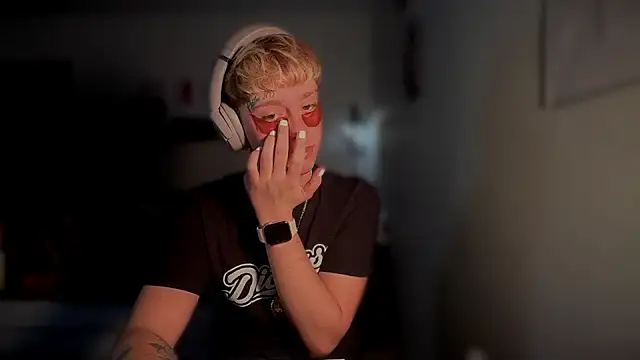 Snapshot of twentywithafelonyy chatting on 03-14-25, 12:29 twentywithafelonyy online show from 03-14-25, 12:29