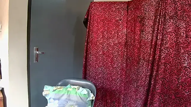 GoddessLorenaTheeSiren online show from 12-20-25, 06:20