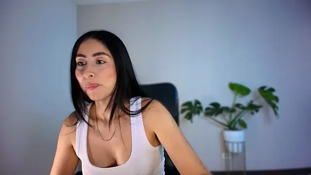 auroracaruso11 online show from 02-19-26, 04:25