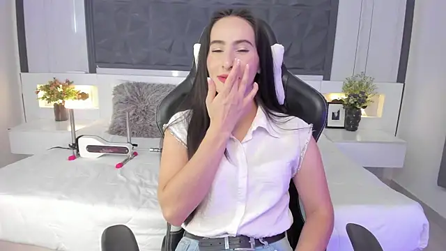 SaraGomez1 online show from 11-12-25, 04:40