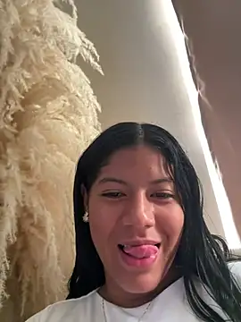 NiaBlanco online show from 04-05-26, 07:11