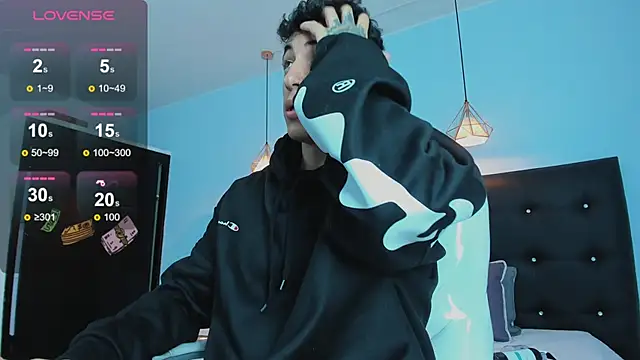 Snapshot of Lobo_17_ chatting on 11-11-25, 03:39 Lobo 17 online show from 11-11-25, 03:39