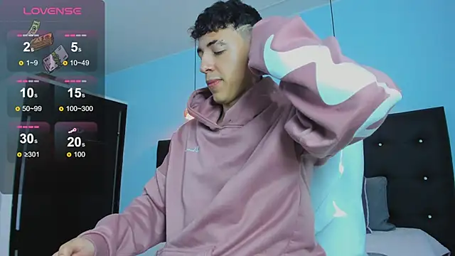 Snapshot of Lobo_17_ chatting on 11-12-25, 03:51 Lobo 17 online show from 11-12-25, 03:51