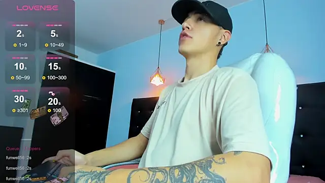 Snapshot of Lobo_17_ chatting on 11-26-25, 03:40 Lobo 17 online show from 11-26-25, 03:40