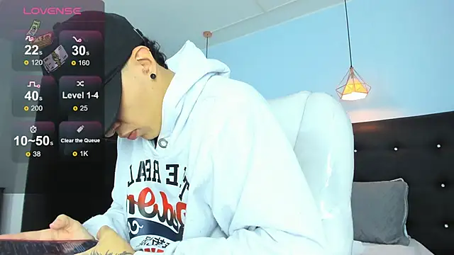 Snapshot of Lobo_17_ chatting on 12-14-25, 03:45 Lobo 17 online show from 12-14-25, 03:45