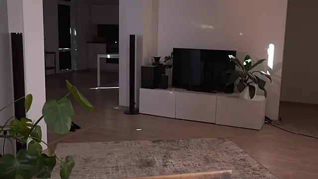 EsmaCrumbley online show from 03-18-26, 04:26