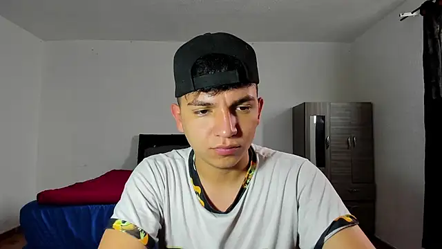 Snapshot of Danielbluestar chatting on 02-04-25, 03:57 Danielbluestar online show from 02-04-25, 03:57