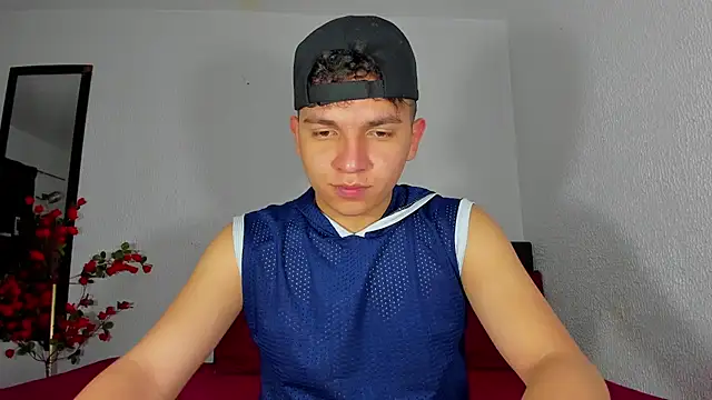Snapshot of Danielbluestar chatting on 02-26-25, 05:39 Danielbluestar online show from 02-26-25, 05:39