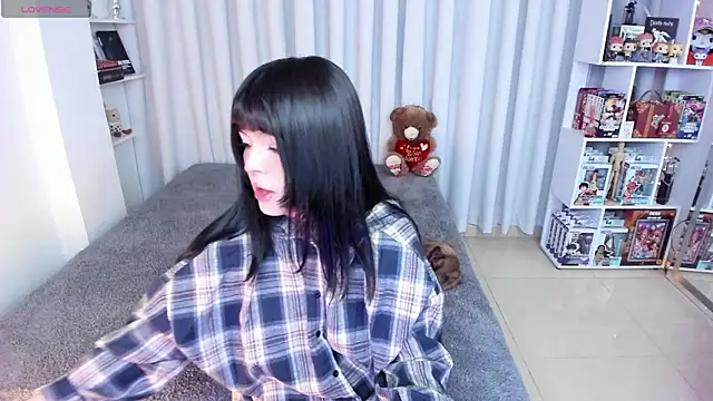 Snapshot of misshoneyxxx chatting on 03-11-26, 04:07 misshoneyxxx online show from 03-11-26, 04:07