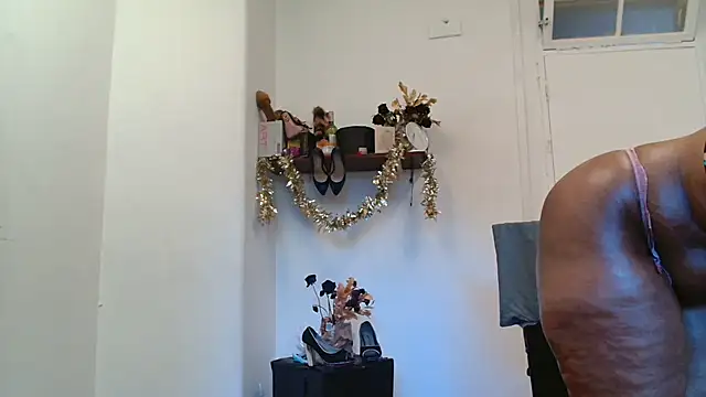 xTALLSEXYBUMx online show from 11-19-25, 05:40