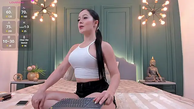 Snapshot of rubyhill_2711 chatting on 12-11-24, 11:21 rubyhill 2711 online show from 12-11-24, 11:21