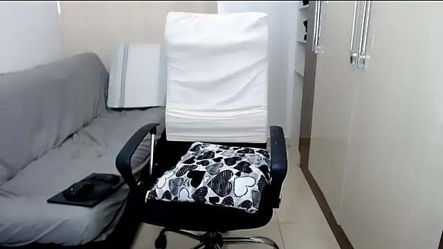 Laura-pervert online show from 02-16-25, 08:11