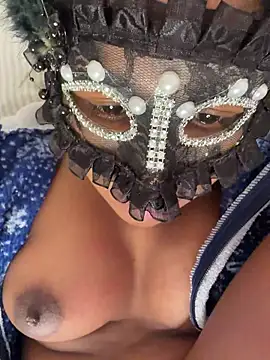 Snapshot of Bella_Luna18 chatting on 11-24-25, 03:56 Bella Luna18 online show from 11-24-25, 03:56