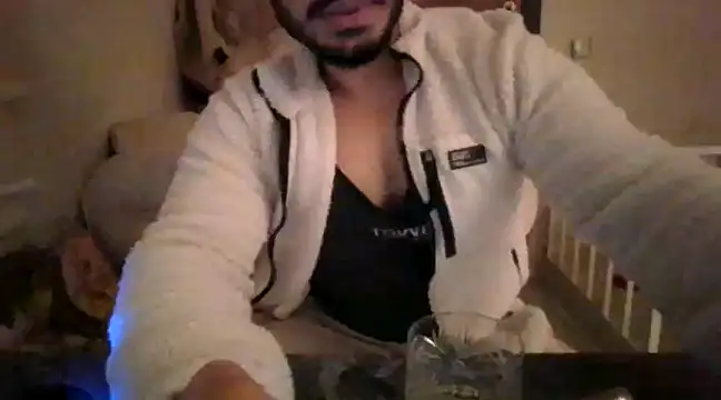 Snapshot of DateMike94 chatting on 03-19-25, 08:00 DateMike94 online show from 03-19-25, 08:00