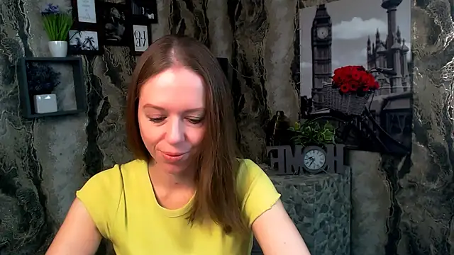 Snapshot of GloriaSi_ chatting on 11-19-25, 06:02 GloriaSi online show from 11-19-25, 06:02