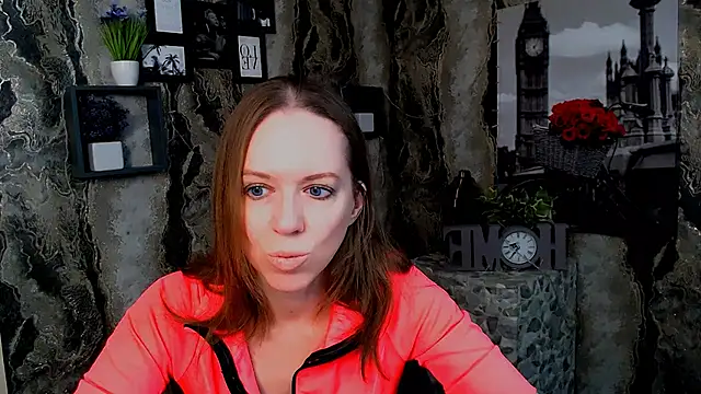 Snapshot of GloriaSi_ chatting on 11-25-25, 09:09 GloriaSi online show from 11-25-25, 09:09