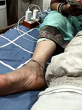 Snapshot of Bhabhi_desi12 chatting on 10-18-25, 06:41 Bhabhi desi12 online show from 10-18-25, 06:41