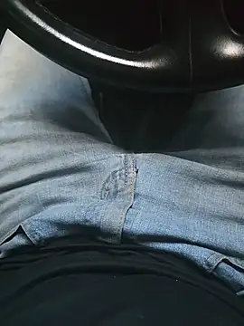 Snapshot of Jovende28 chatting on 10-30-25, 11:27 Jovende28 online show from 10-30-25, 11:27