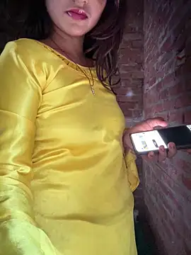 Snapshot of DiyAsingHh chatting on 05-10-26, 12:05 DiyAsingHh online show from 05-10-26, 12:05