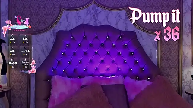 SoffiQueen online show from 04-18-26, 07:07