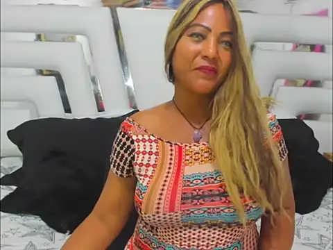 SaraaJhons online show from 11-21-25, 07:34