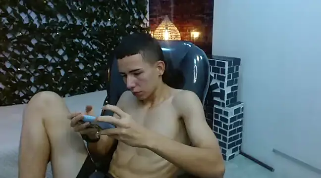 Snapshot of JackSwan18 chatting on 12-02-24, 04:31 JackSwan18 online show from 12-02-24, 04:31