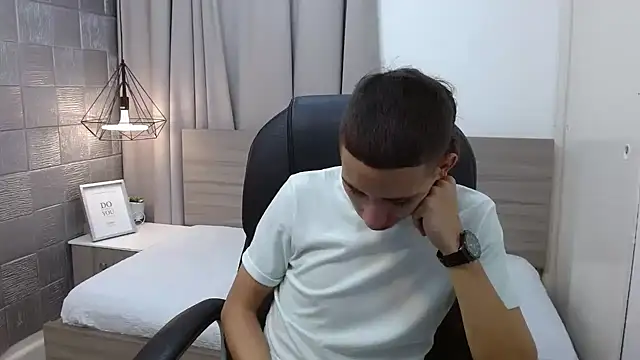 Snapshot of JackSwan18 chatting on 12-27-24, 06:10 JackSwan18 online show from 12-27-24, 06:10