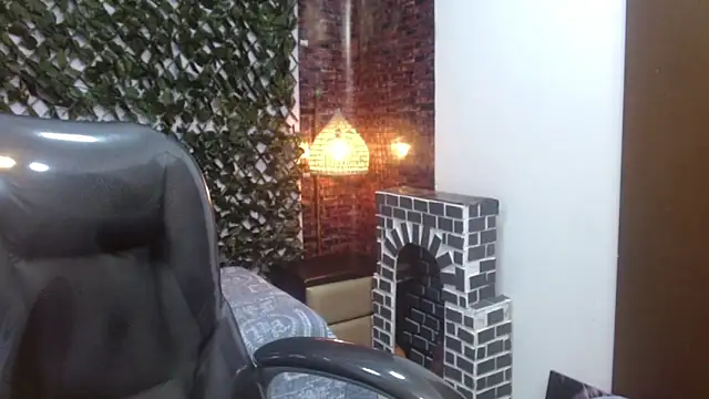 Snapshot of JackSwan18 chatting on 12-30-24, 01:14 JackSwan18 online show from 12-30-24, 01:14