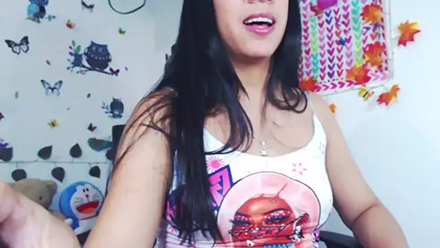 Snapshot of Alisxon4u chatting on 02-08-25, 01:43 Alisxon4u online show from 02-08-25, 01:43