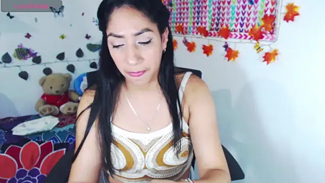 Snapshot of Alisxon4u chatting on 02-08-25, 06:43 Alisxon4u online show from 02-08-25, 06:43