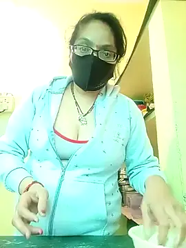 Snapshot of heenage chatting on 01-13-25, 04:18 heenage online show from 01-13-25, 04:18