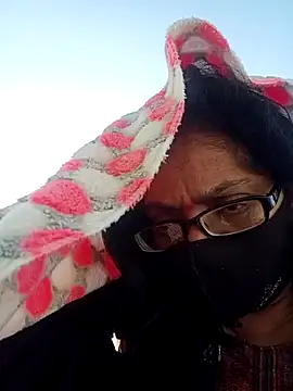 Snapshot of heenage chatting on 01-18-25, 10:06 heenage online show from 01-18-25, 10:06