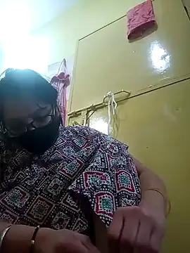 Snapshot of heenage chatting on 01-31-25, 08:54 heenage online show from 01-31-25, 08:54