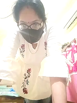 Snapshot of heenage chatting on 09-15-25, 08:14 heenage online show from 09-15-25, 08:14