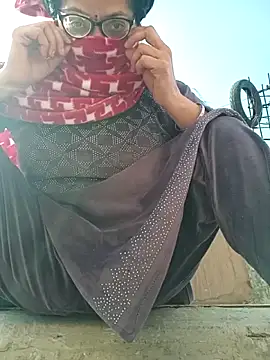 heenage online show from 02-09-26, 04:05