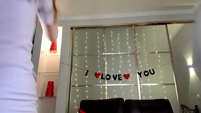 Emma Flin online show from 04-23-26, 10:47