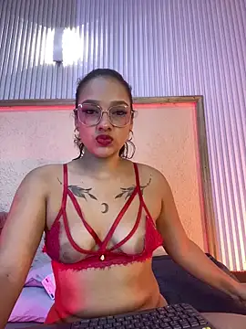 Snapshot of EMILYY_FOXY chatting on 06-11-26, 07:12 EMILYY FOXY online show from 06-11-26, 07:12