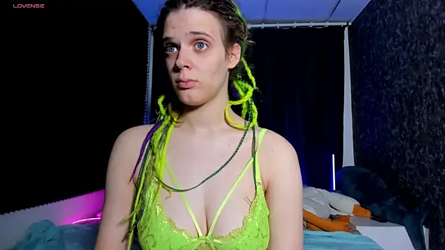 KIKI Krash online show from 11-13-25, 10:03