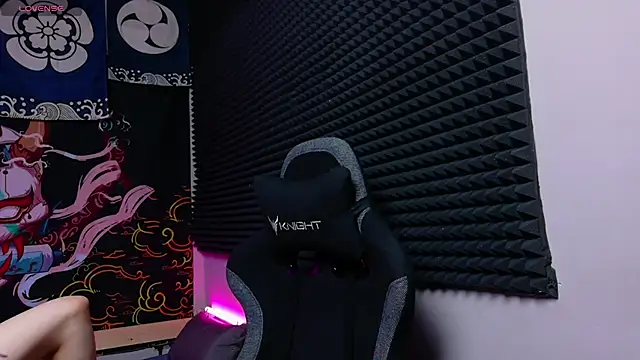 KIKI Krash online show from 11-28-25, 10:07