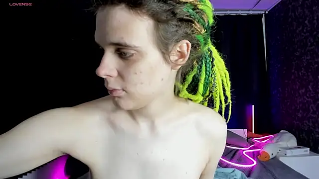 KIKI Krash online show from 12-22-25, 10:23