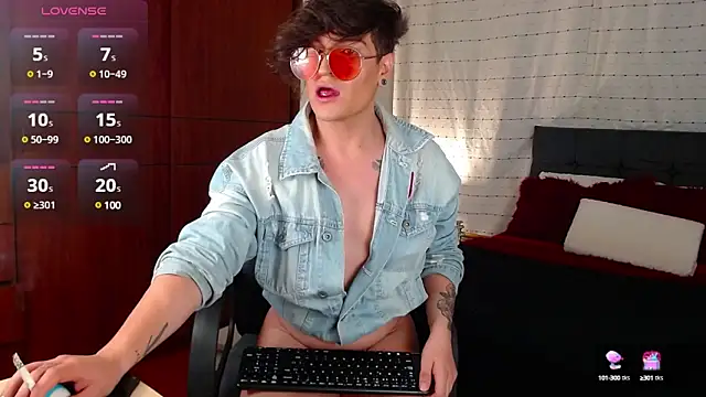 Snapshot of Hornymoan chatting on 01-07-25, 10:19 Hornymoan online show from 01-07-25, 10:19