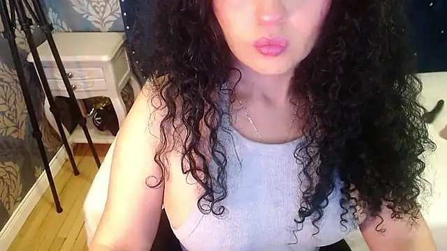 Snapshot of Sofiacowperx chatting on 07-11-26, 02:31 Sofiacowperx online show from 07-11-26, 02:31