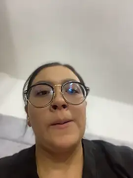 Abigail Cowen online show from 04-24-26, 11:51