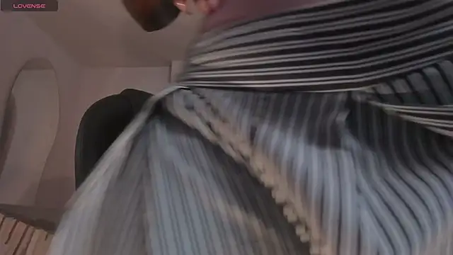 SavannahStorm online show from 12-15-25, 12:53