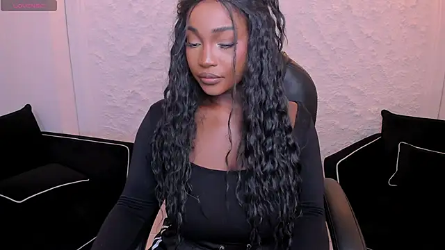Snapshot of SavannahStorm chatting on 05-14-26, 04:30 SavannahStorm online show from 05-14-26, 04:30