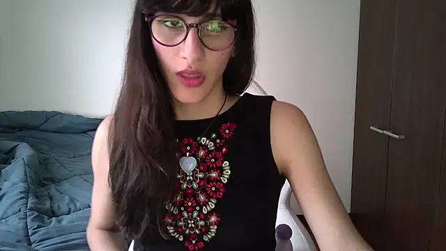 Snapshot of Alice_love29 chatting on 12-05-24, 08:44 Alice love29 online show from 12-05-24, 08:44