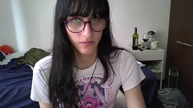 Snapshot of Alice_love29 chatting on 02-08-25, 09:04 Alice love29 online show from 02-08-25, 09:04