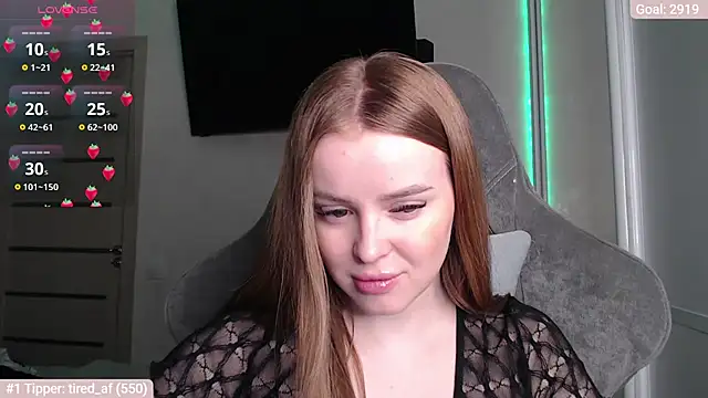 Snapshot of YourBitsy chatting on 03-27-26, 03:56 YourBitsy online show from 03-27-26, 03:56